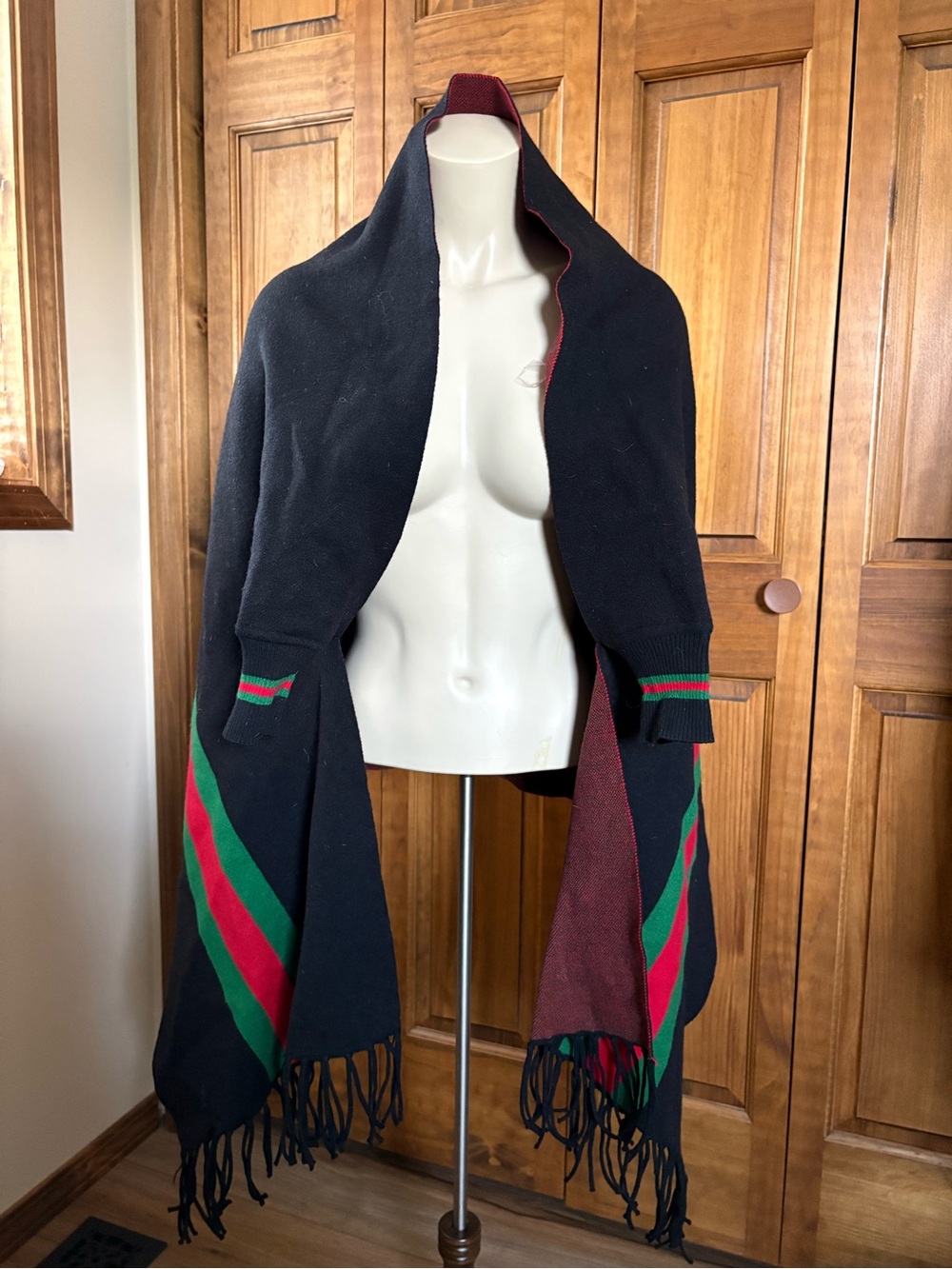 Unbranded Black Knit Poncho Shawl Short Sleeves Red Green Stripes Fringe OS